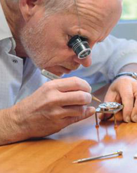 詹姆士·约翰森-南昌百达翡丽维修中心制表师